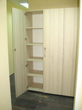 Шкафче - гардероб за офиса или училището