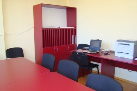 Офис обзавеждане за учителска стая Божур