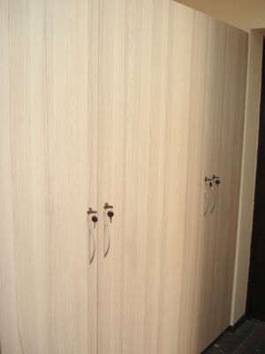 Четирикрилен помощен шкаф