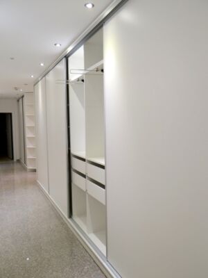 Гардероби за антре Angel