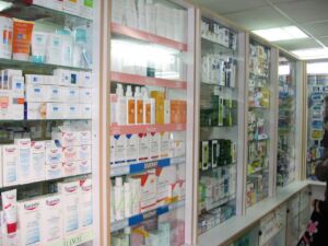 Обзавеждане за аптеки по попръчка