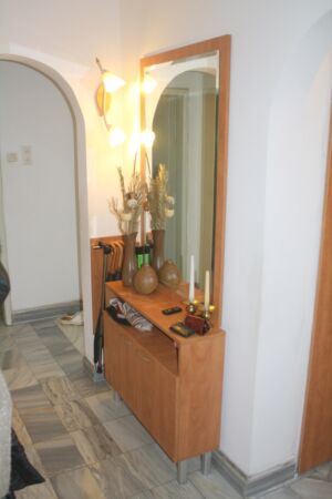 Цялостно обзавеждане за антре Ретро