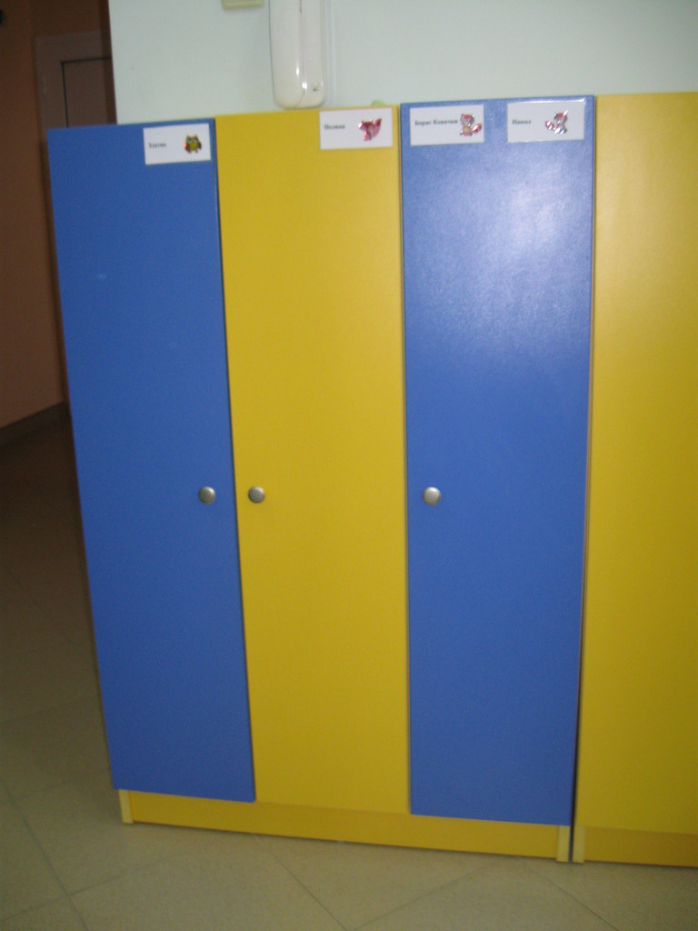 Трикрилни детски гардеробчета за детски градини - Image 2