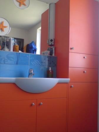 Шкафове за баня Праскова