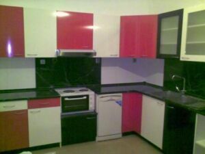 Кухня по поръчка Бяло Черно Червено