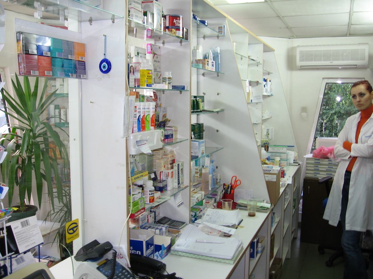 Обзавеждане за аптеки по попръчка - Image 3