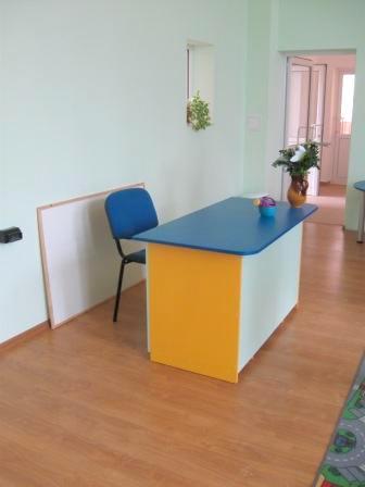 Разноцветно бюро Теменужки