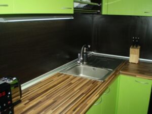 Кухня по поръчка Киви