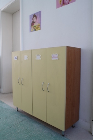 Четирикрилни шкафчета на метални крака - Image 3