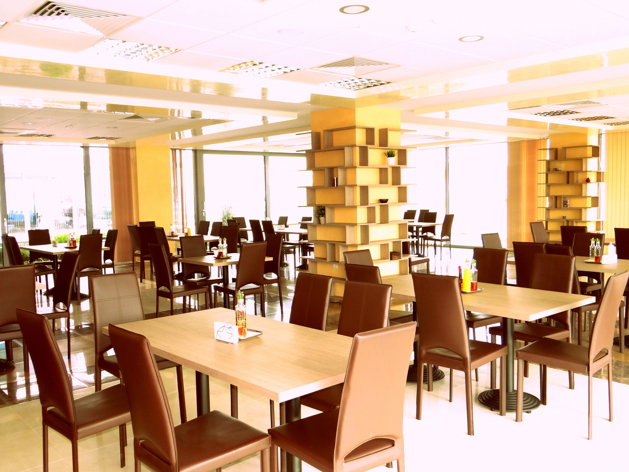 Цялостно обзавеждане за заведения и трапезарии - Image 2