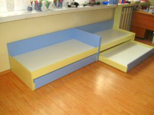 Детско легло сандвич с прави табли