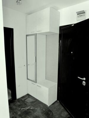 Шкаф за антре Бяла простота