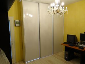 Преградна плъзгаща врата Преградна плъзгаща врата