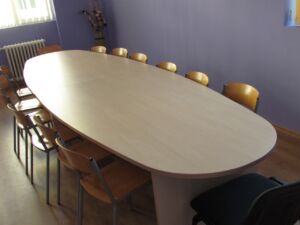 Конферентна маса Бреза