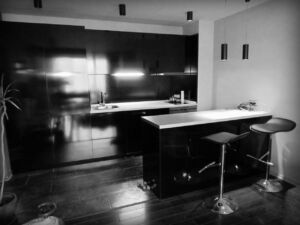 Гланцова кухня Черен лукс