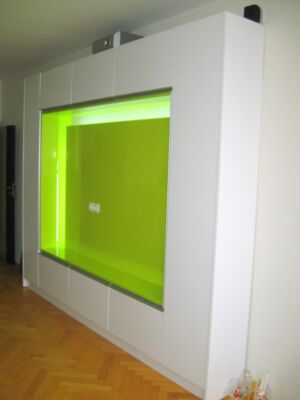 Тв секция Росна трева