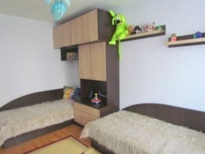 Ъглово легло с повдигащ механизъм