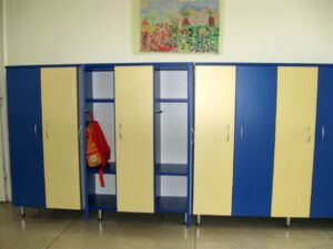 Петкрилно детско шкафче